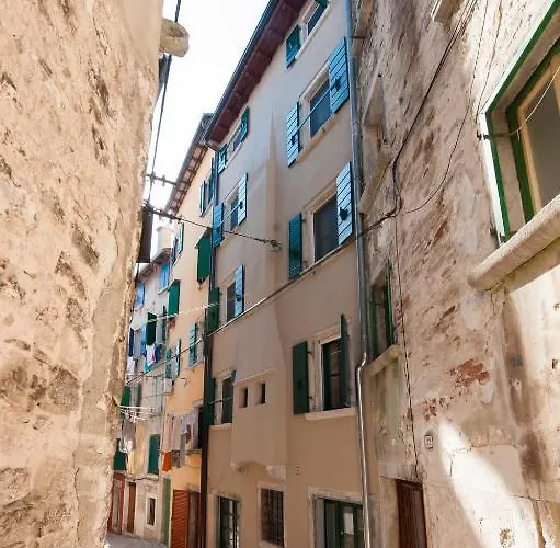 Oscar Iv With Terrace And Sea View Lejlighed Rovinj