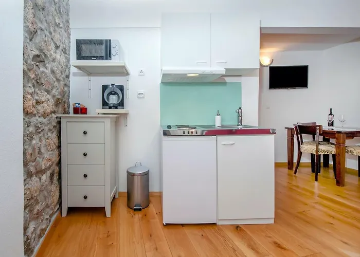 Oscar Iv With Terrace And Sea View Lejlighed Rovinj