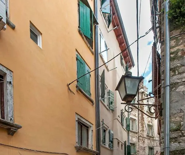 Oscar Iv With Terrace And Sea View Lejlighed *