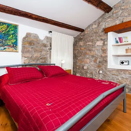 Oscar Iv With Terrace And Sea View Apartman