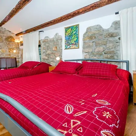 Apartman Oscar Iv With Terrace And Sea View Rovinj