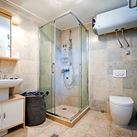 Oscar Iv With Terrace And Sea View Apartman