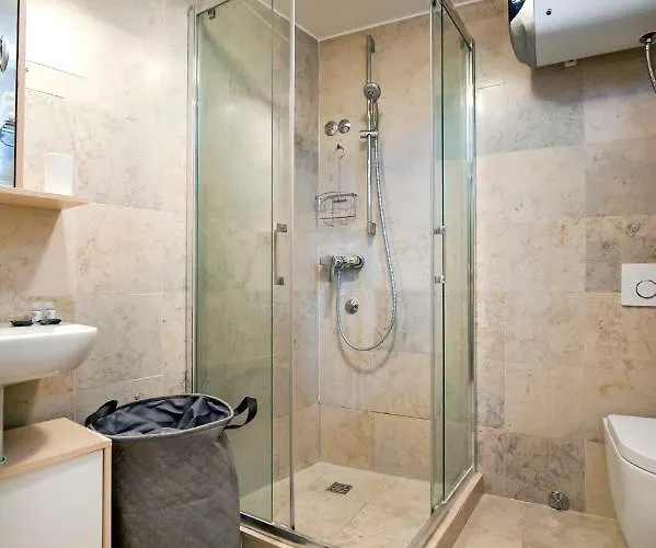 Oscar Iv With Terrace And Sea View Διαμέρισμα