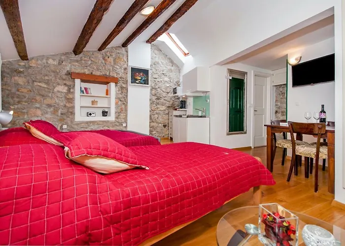 Oscar Iv With Terrace And Sea View