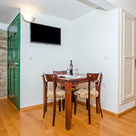 Oscar Iv With Terrace And Sea View Apartamento
